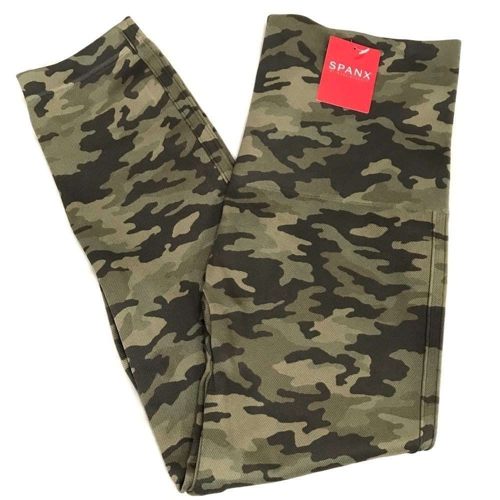SPANX Look at Me Now Seamless Cropped Green Camo Leggings Size Large NEW